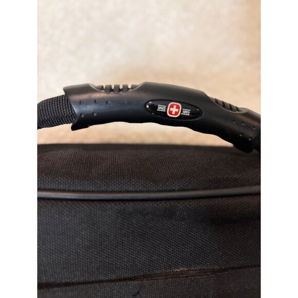 Swissgear Black Laptop Messenger Bag With Adjustable Strap & Multiple Pockets - Picture 5 of 9